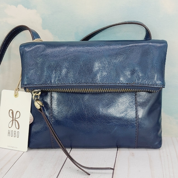 HOBO Handbags - HOBO Sparrow Crossbody